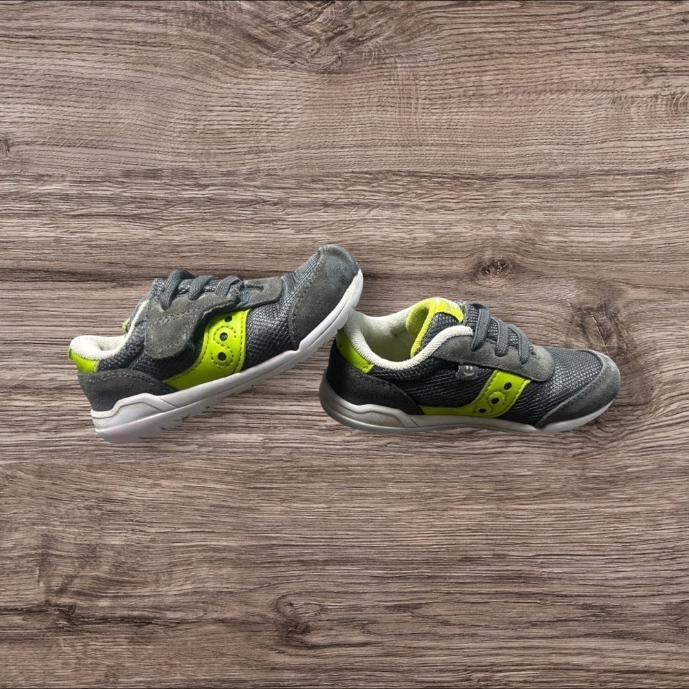 Saucony 9.5 (Tdler) Gray & Lime Sneakers with Velcro Straps. GUC. Ofrs welcome. - Picture 3 of 8